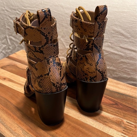 PrettyLittleThings trendy boots! - Picture 4 of 4